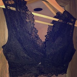 Lacy black bralette NWOT L